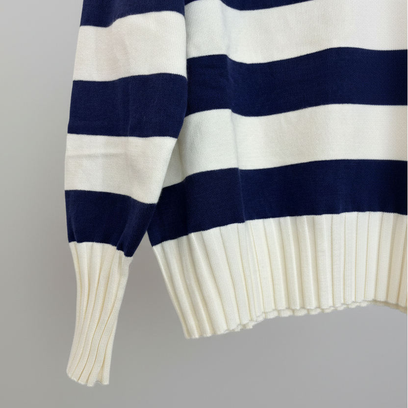 Maglione a strisce collo alto