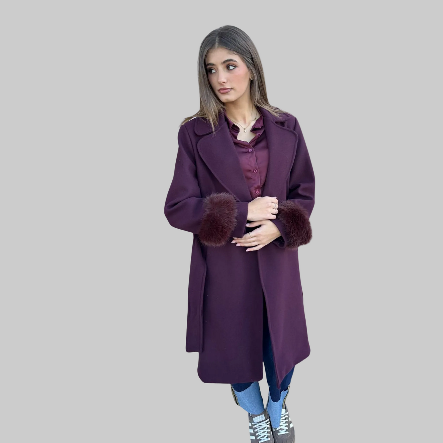 Cappotto con Manicotti in Eco-Pelliccia