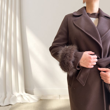 Cappotto con Manicotti in Eco-Pelliccia