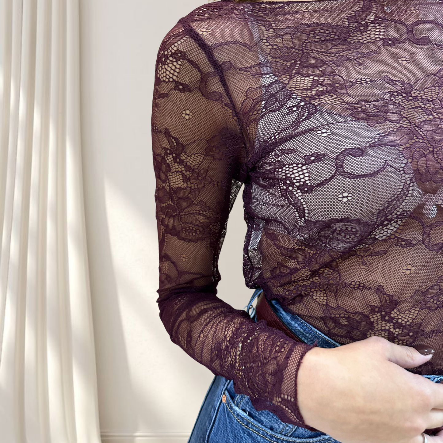 Body in pizzo velato