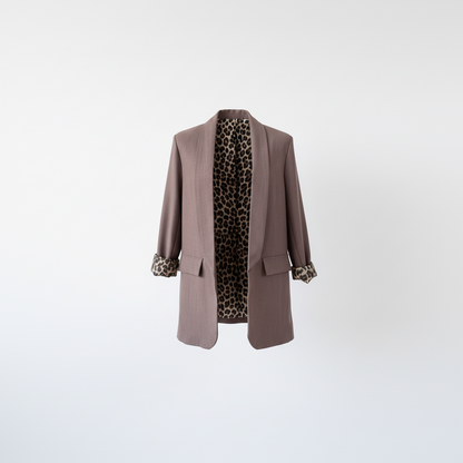 Giacca nera con interno maculato