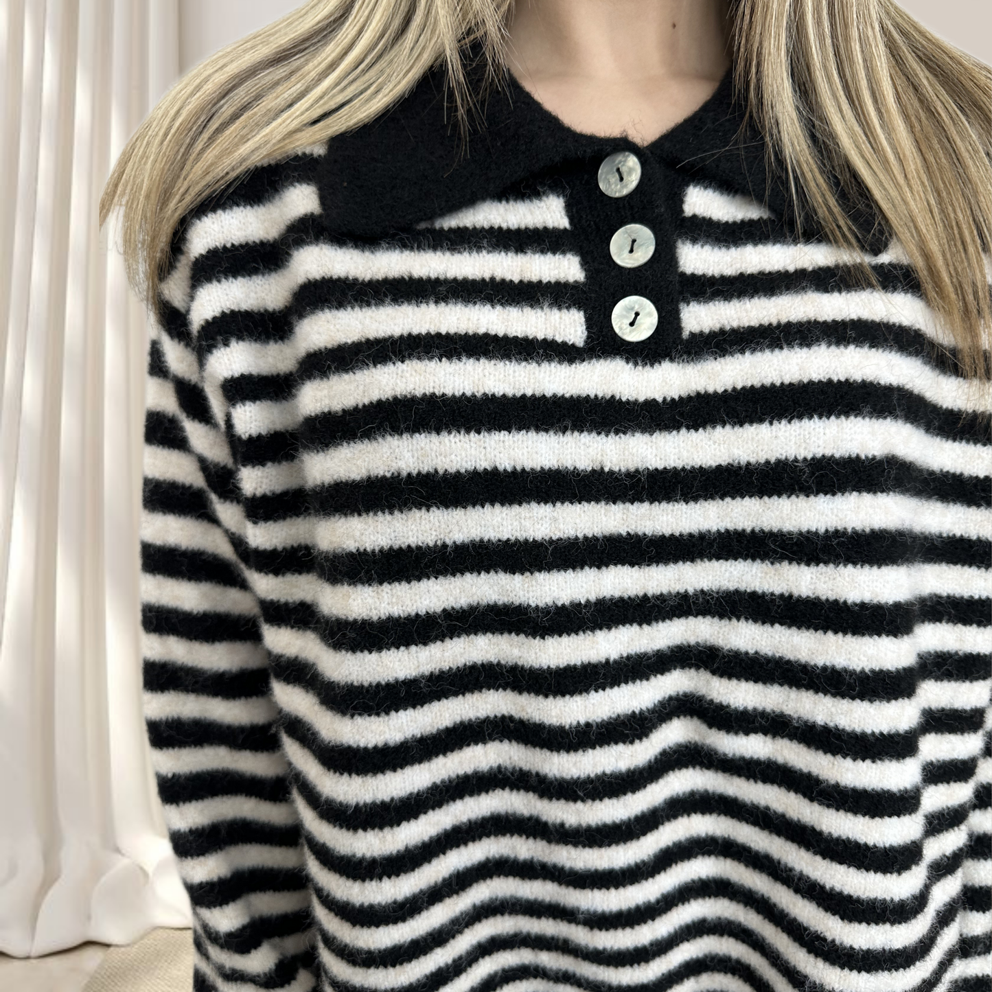 Maglioncino a strisce con bottoni