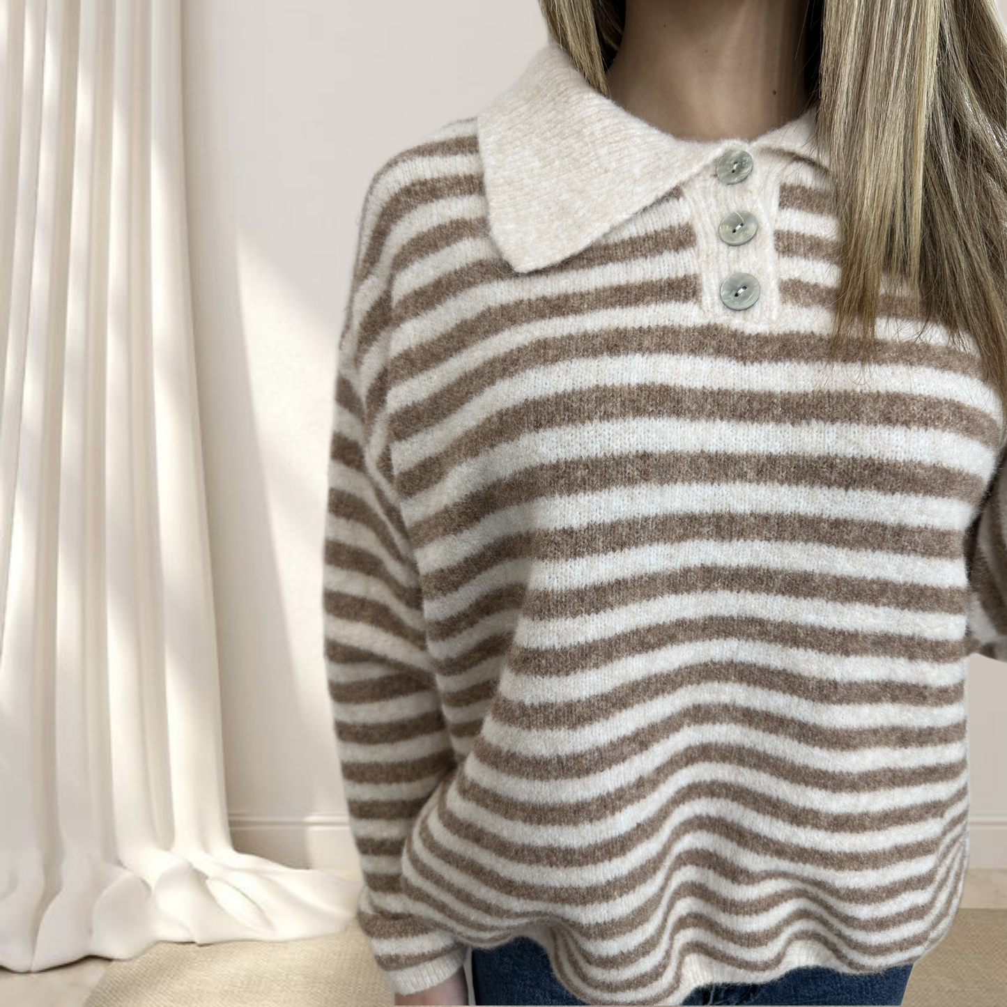 Maglioncino a strisce con bottoni