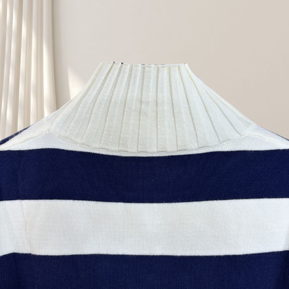 Maglione a strisce collo alto